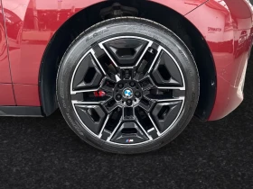 BMW iX M70 xDrive / B&W / SKY LOUNGE / ICONIC GLOW / AIR, снимка 6