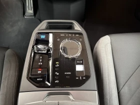 BMW iX M70 xDrive / B&W / SKY LOUNGE / ICONIC GLOW / AIR, снимка 13