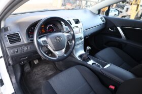 Toyota Avensis 2.0 D-4D facelift LED*Подгрев*КАМЕРА*НАВИ, снимка 12 - Автомобили и джипове - 38330856