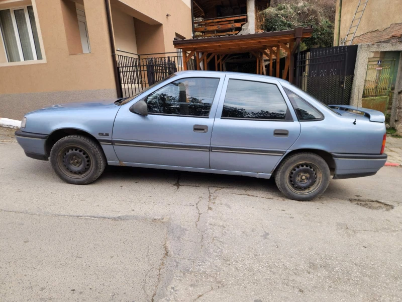 Opel Vectra 1.6I, снимка 6 - Автомобили и джипове - 49046222