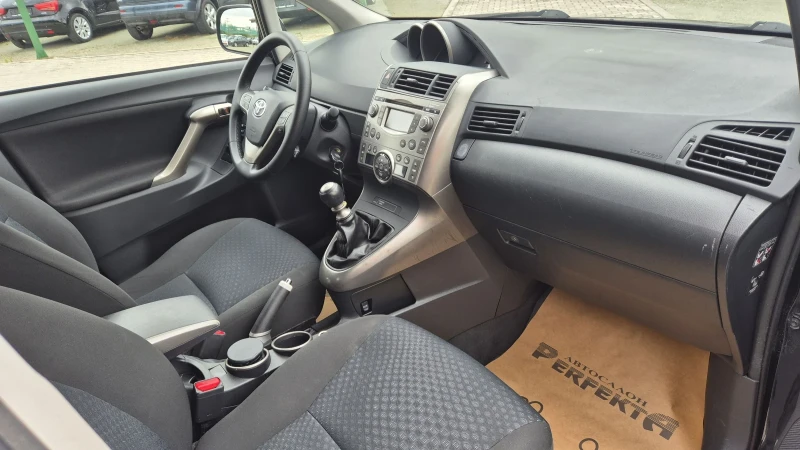 Toyota Verso 2.0 диз 7места 127к.с., снимка 14 - Автомобили и джипове - 51201452