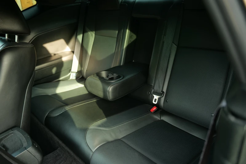 Dodge Challenger 3.6 FULL екстри, снимка 10 - Автомобили и джипове - 52140504