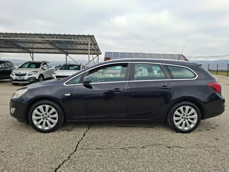 Opel Astra 1, 4 i Sport Tourer, снимка 8 - Автомобили и джипове - 52889479