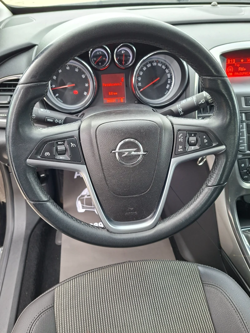 Opel Astra 1, 4 i Sport Tourer, снимка 10 - Автомобили и джипове - 52889479