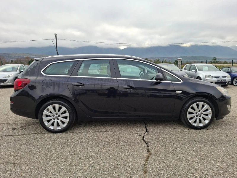 Opel Astra 1, 4 i Sport Tourer, снимка 4 - Автомобили и джипове - 52889479