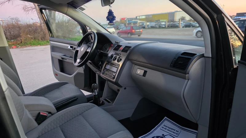 VW Touran 2.0d/140hp/8kl/FACCE LIFT, снимка 13 - Автомобили и джипове - 53232629