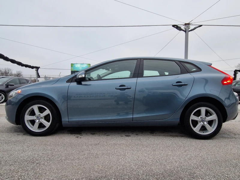 Volvo V40 T3 1.6TURBO* CAMERA* NAVI* PDC* LED* TOP AUTO, снимка 4 - Автомобили и джипове - 53447487