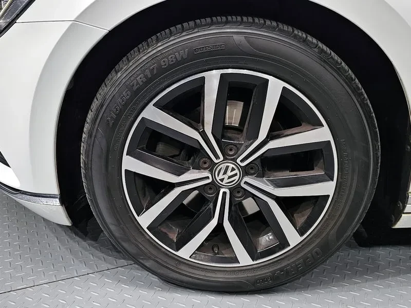 VW Passat 2.0 TDI, снимка 5 - Автомобили и джипове - 54299804