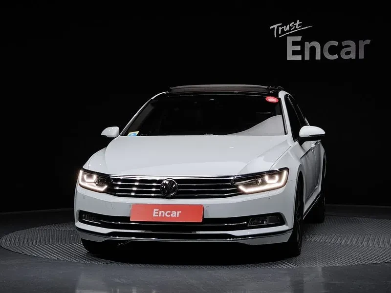 VW Passat 2.0 TDI, снимка 3 - Автомобили и джипове - 54299804