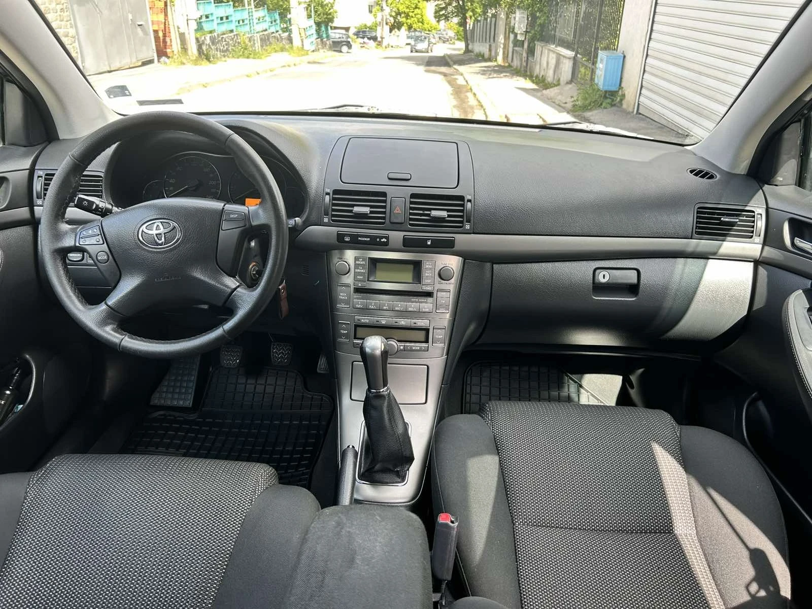 Toyota Avensis  - изображение 9