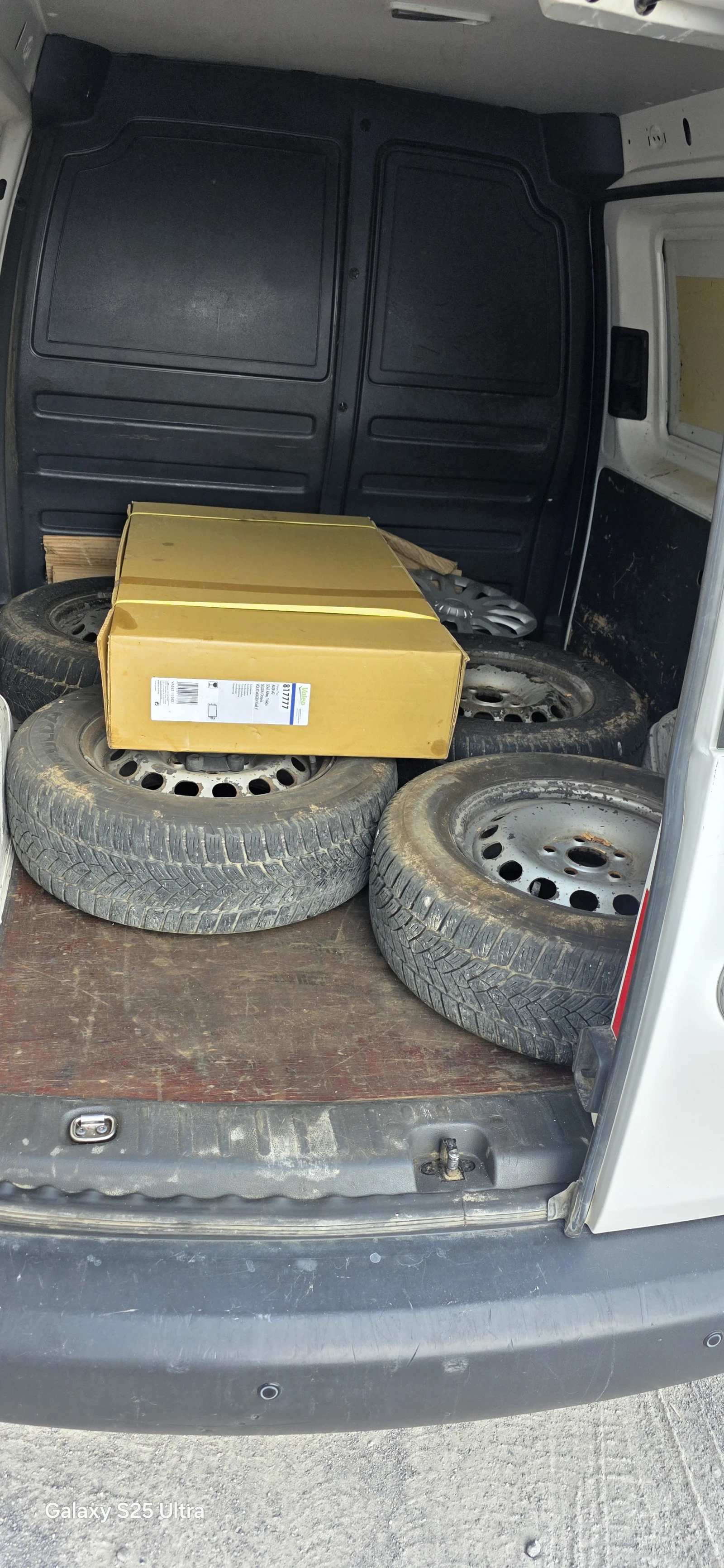 VW Caddy 1.6 - изображение 6