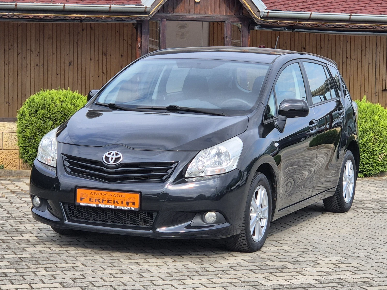 Toyota Verso 2.0 диз 7места 127к.с. - изображение 2
