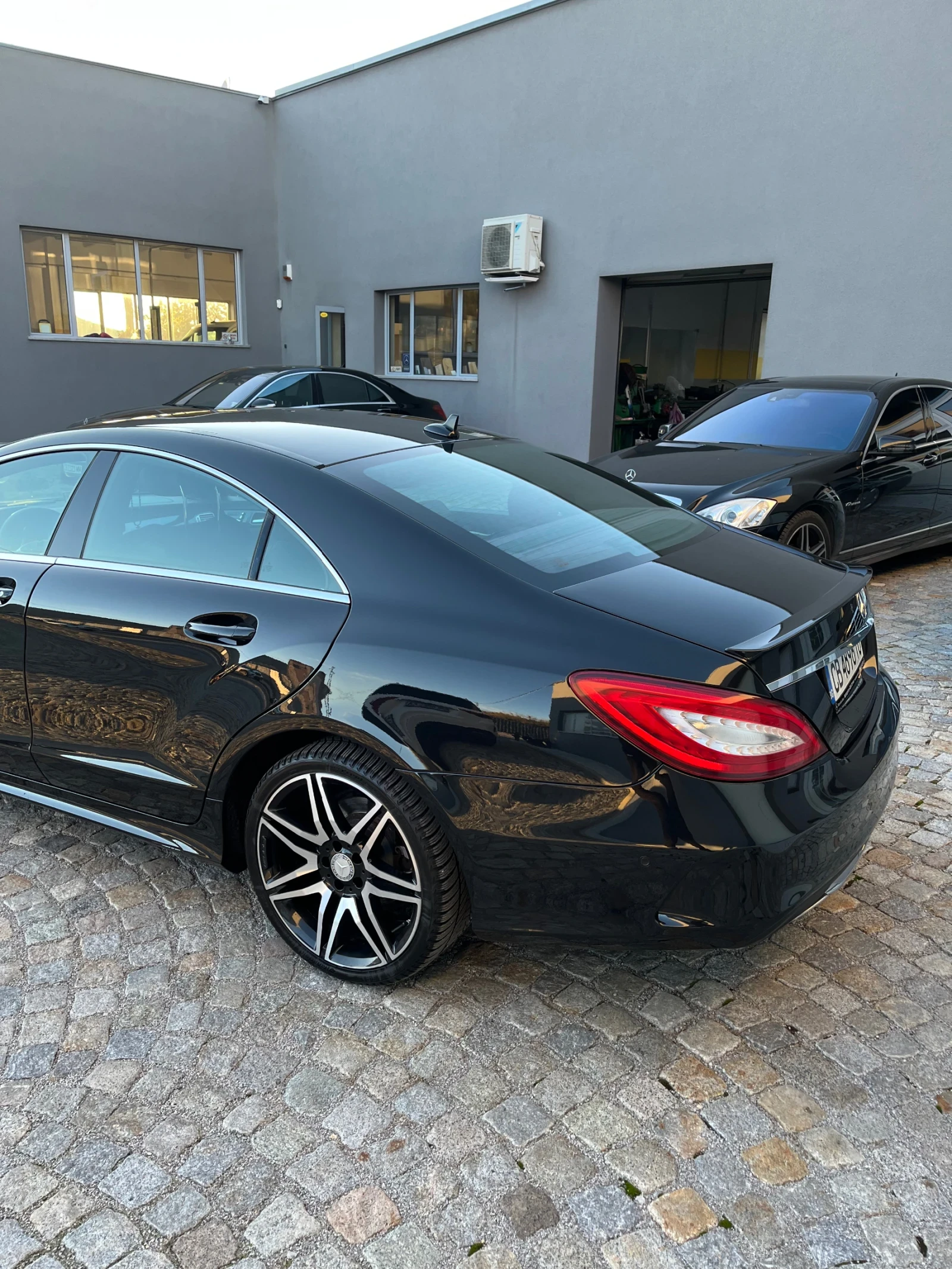 Mercedes-Benz CLS 250 АМГ Фул Лед 9Джи 4х4 Топ състояние - изображение 4