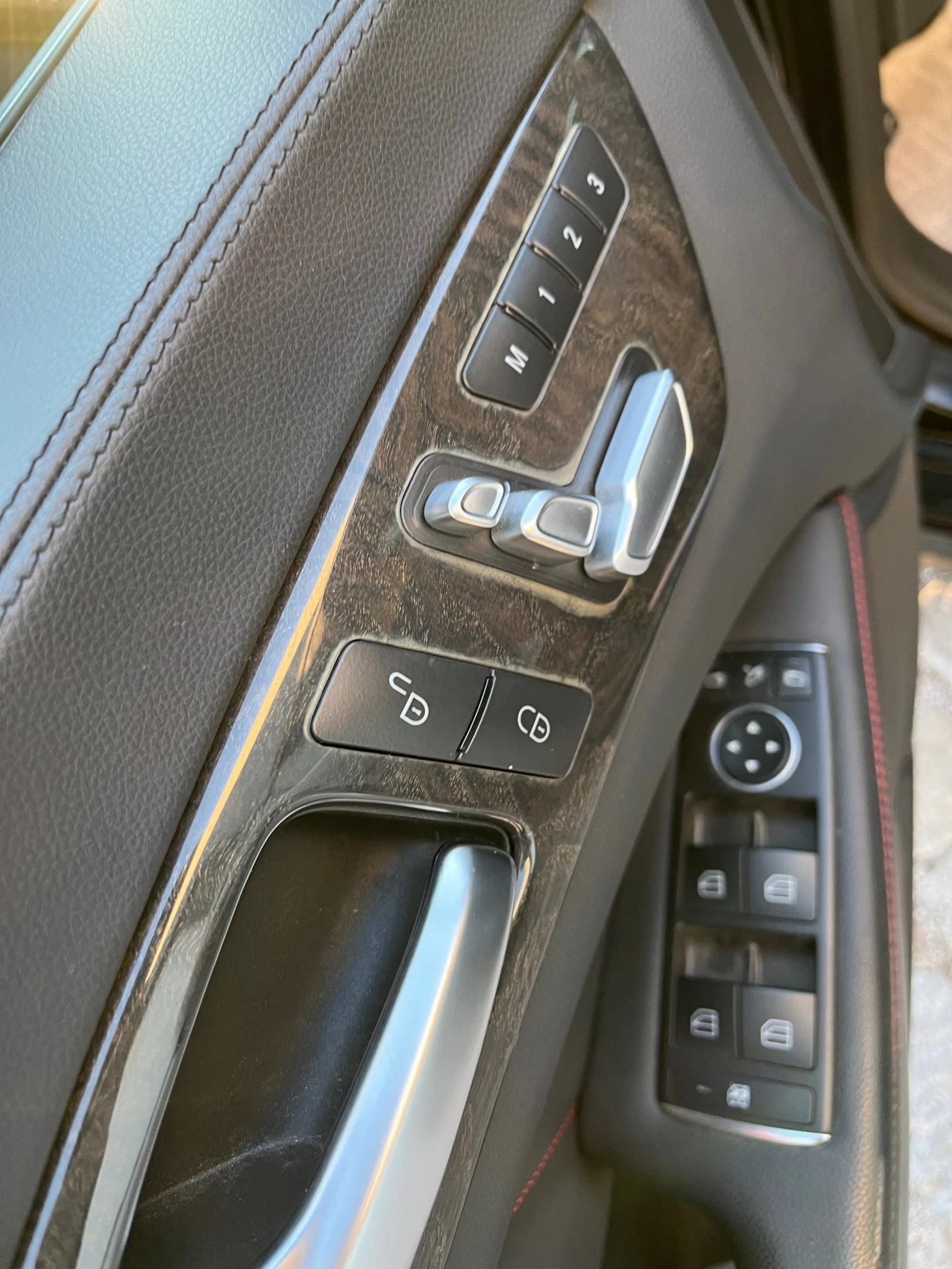 Mercedes-Benz CLS 250 АМГ Фул Лед 9Джи 4х4 Топ състояние - изображение 8