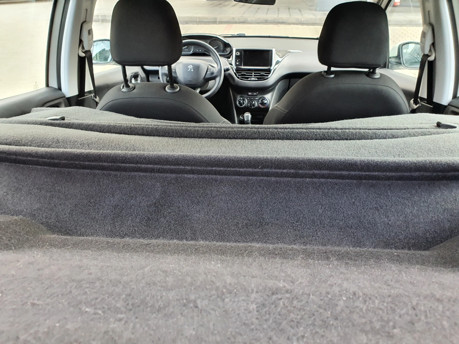 Peugeot 208 1.6 HDI, снимка 6 - Автомобили и джипове - 53844581