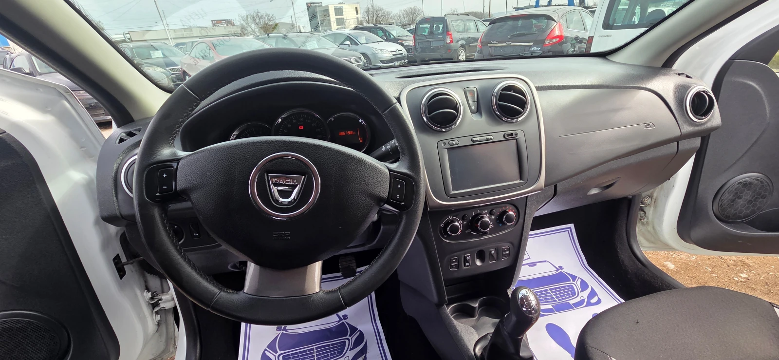 Dacia Sandero 1.5 DCI-STEPWAY , снимка 10 - Автомобили и джипове - 54055740