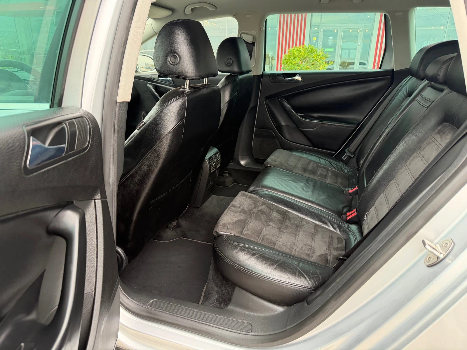 VW Passat 2.0tdi/Сервизна история/Highline, снимка 14 - Автомобили и джипове - 54459647