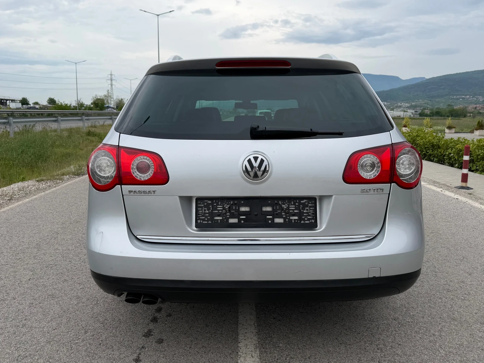 VW Passat 2.0tdi/Сервизна история/Highline, снимка 6 - Автомобили и джипове - 54459647
