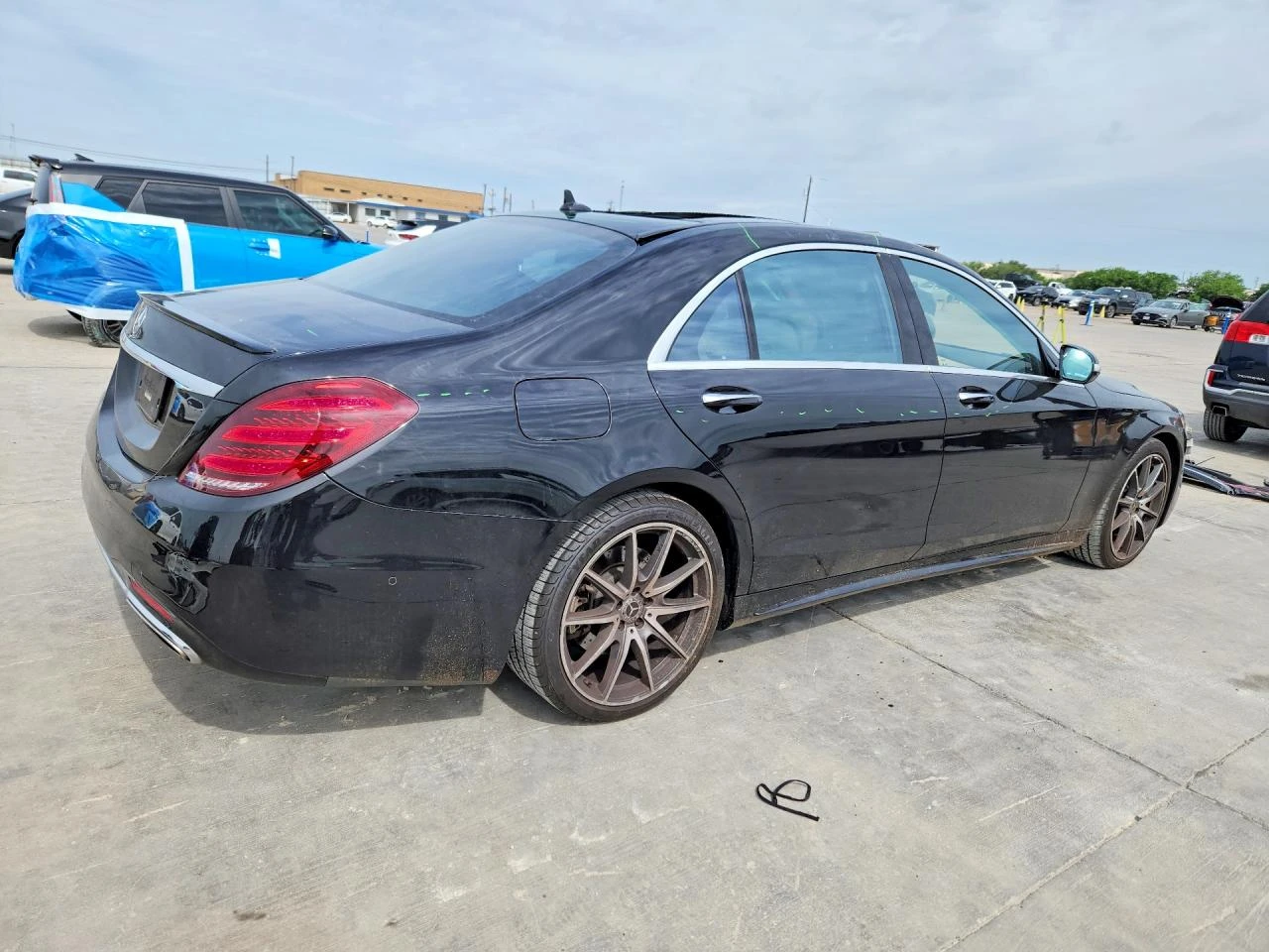 Mercedes-Benz S 560 4.0l, снимка 3 - Автомобили и джипове - 54705207