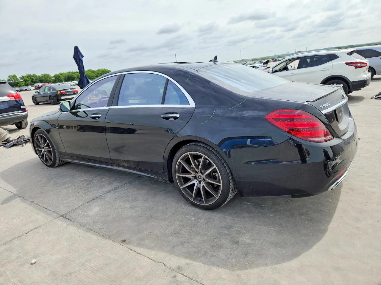Mercedes-Benz S 560 4.0l, снимка 2 - Автомобили и джипове - 54705207