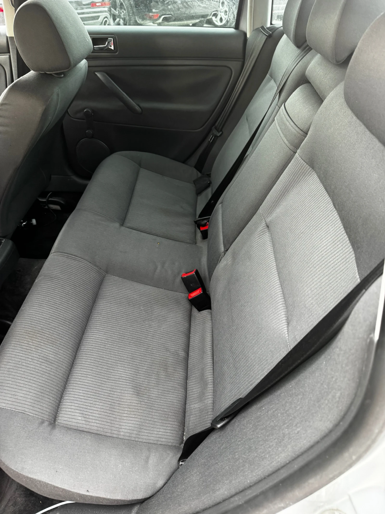 VW Passat 2.0 i Family Klimatronik, снимка 12 - Автомобили и джипове - 54873517