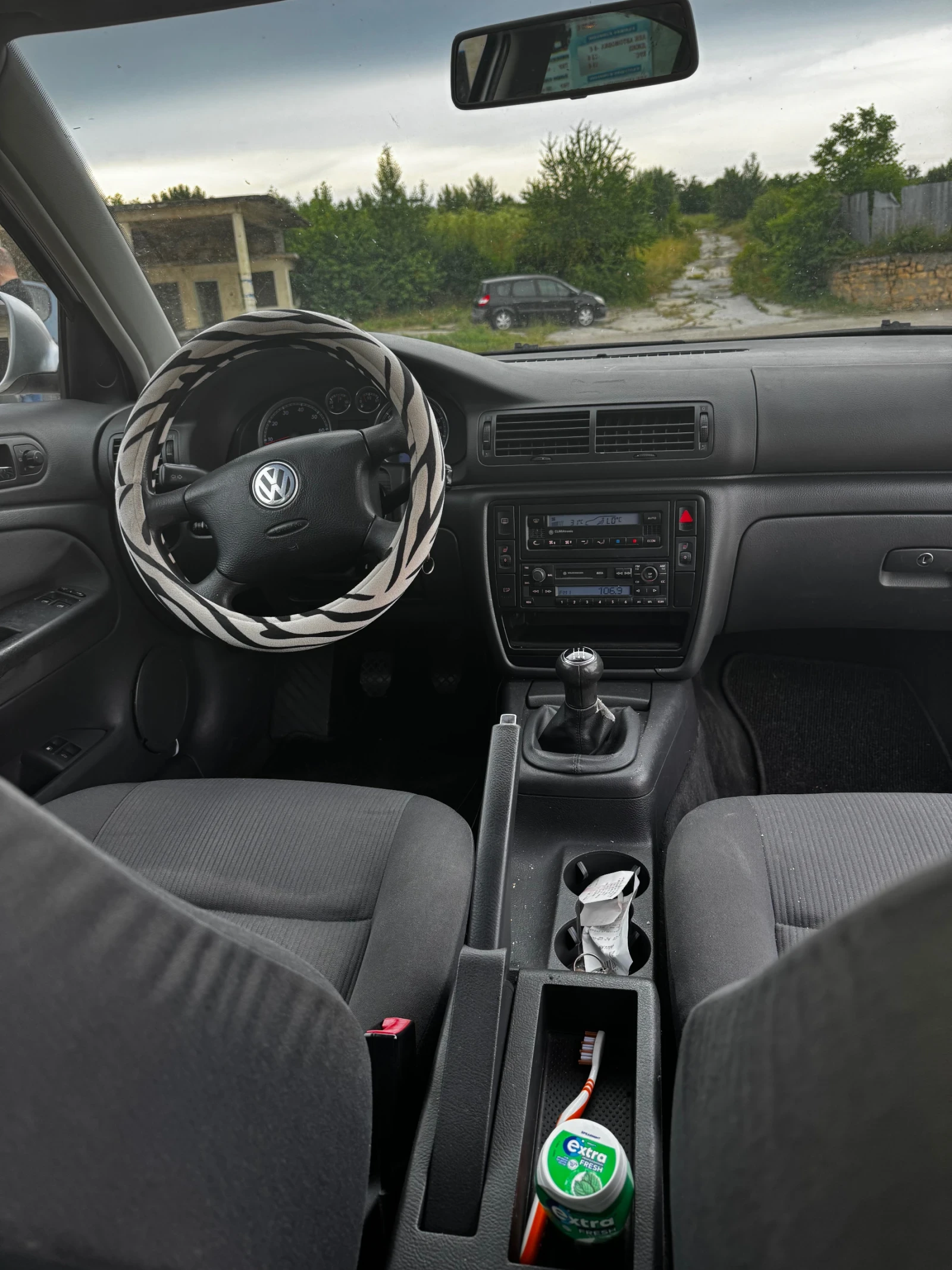 VW Passat 2.0 i Family Klimatronik, снимка 10 - Автомобили и джипове - 54873517