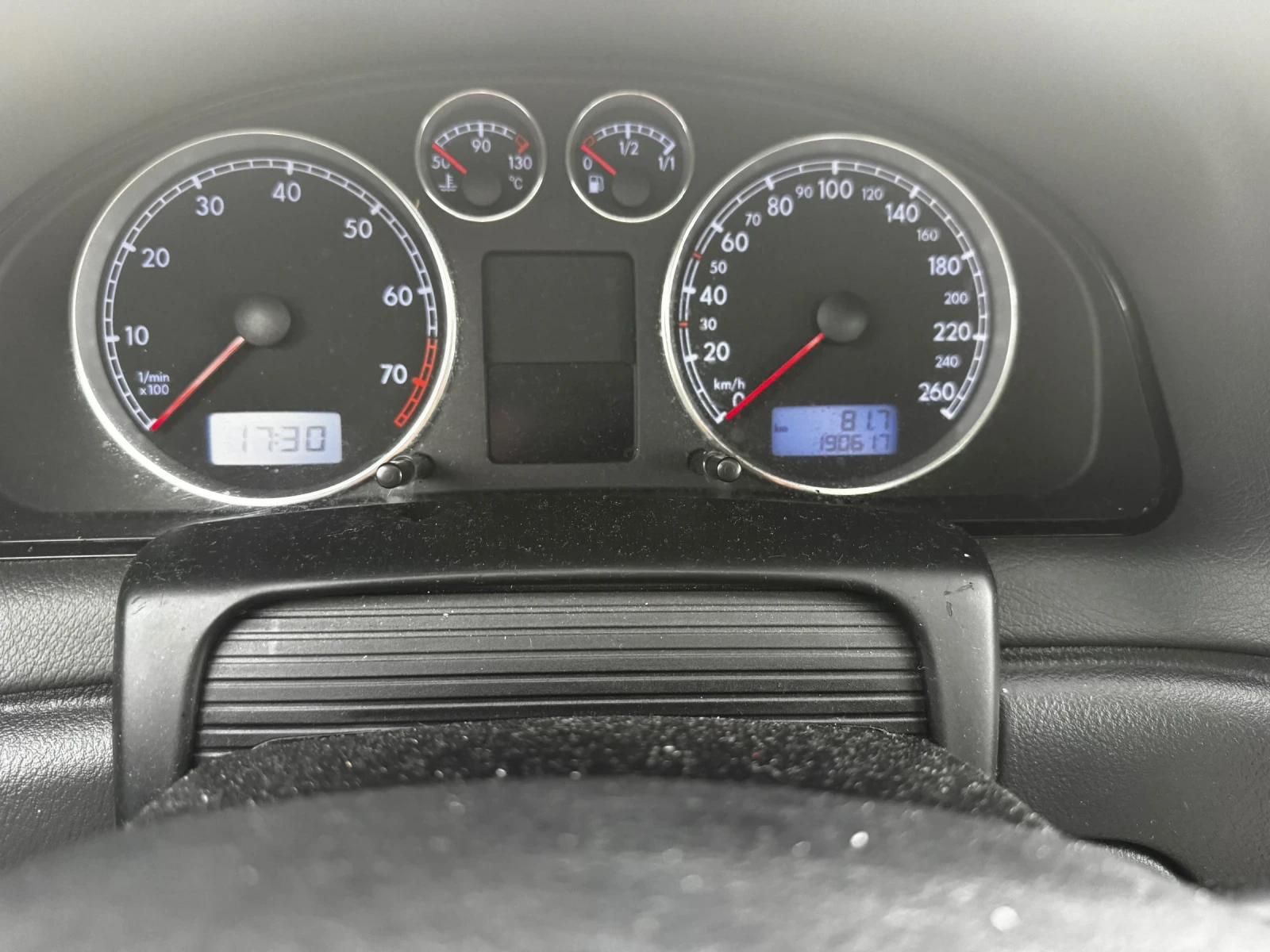 VW Passat 2.0 i Family Klimatronik, снимка 14 - Автомобили и джипове - 54873517