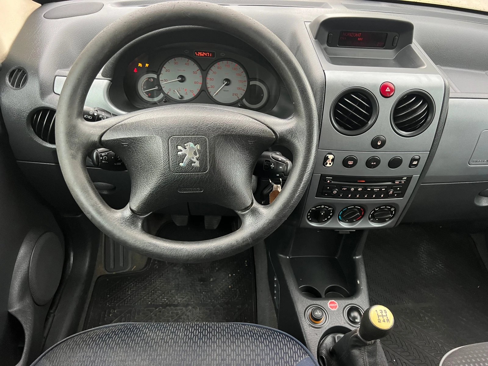 Peugeot Partner 1.6HDI PANORAMA/KLIMATIK/UNIKAT, снимка 16 - Автомобили и джипове - 54966880
