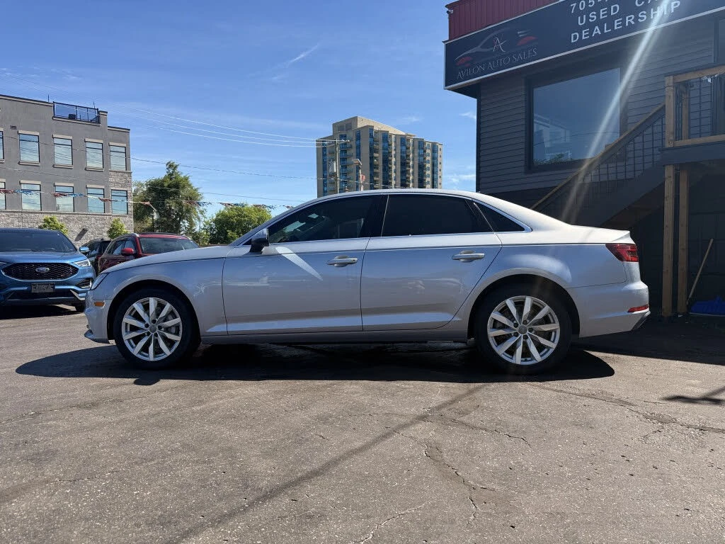 Audi A4 * ПАНО* KEYLESS* Camera* ПОДГРЕВ* LED* , снимка 2 - Автомобили и джипове - 55624460