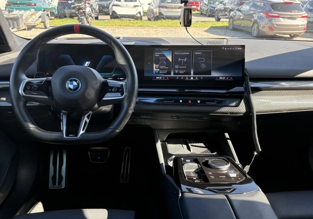 BMW i5 M60 xDrive, снимка 5 - Автомобили и джипове - 56003136