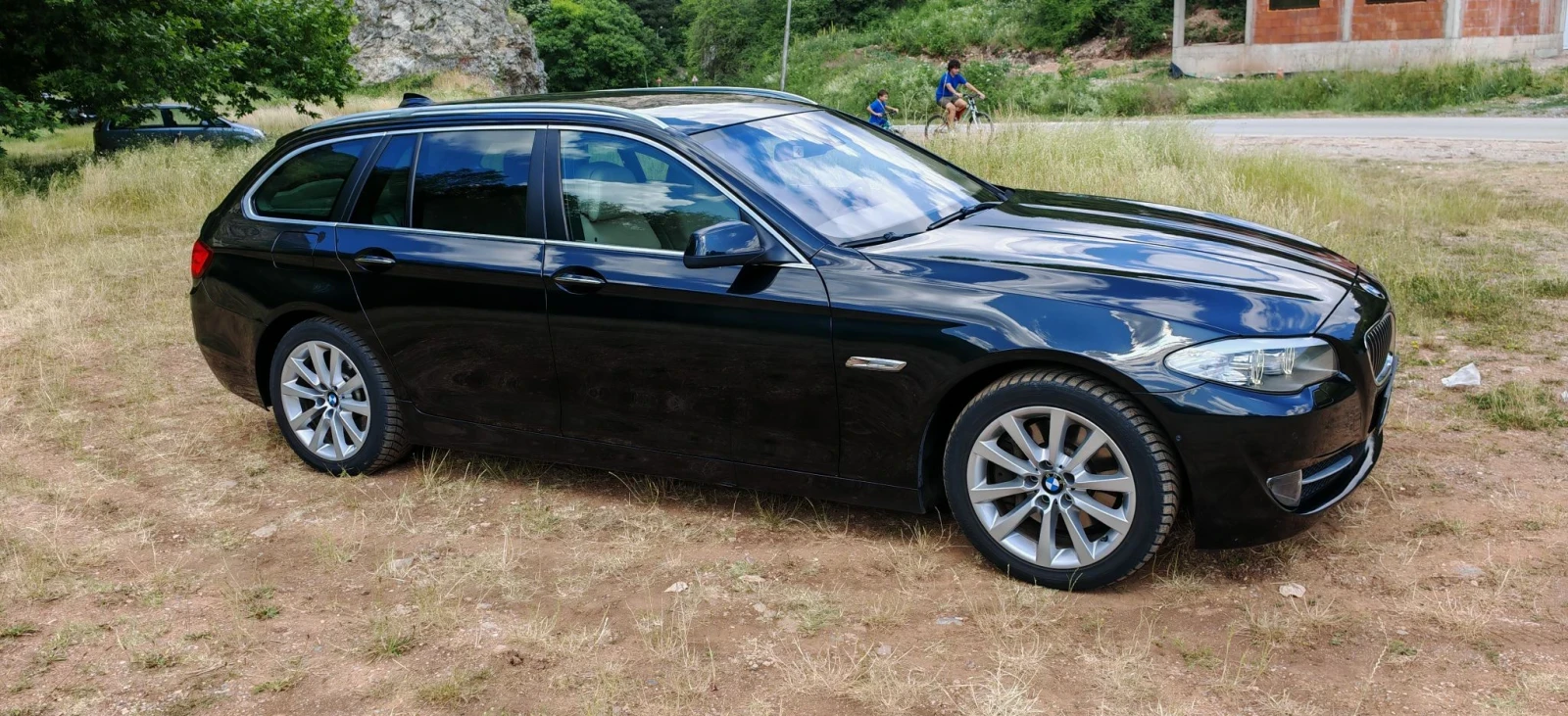 BMW 530 X-Drive, 360, keyless, soft close, снимка 3 - Автомобили и джипове - 56084344