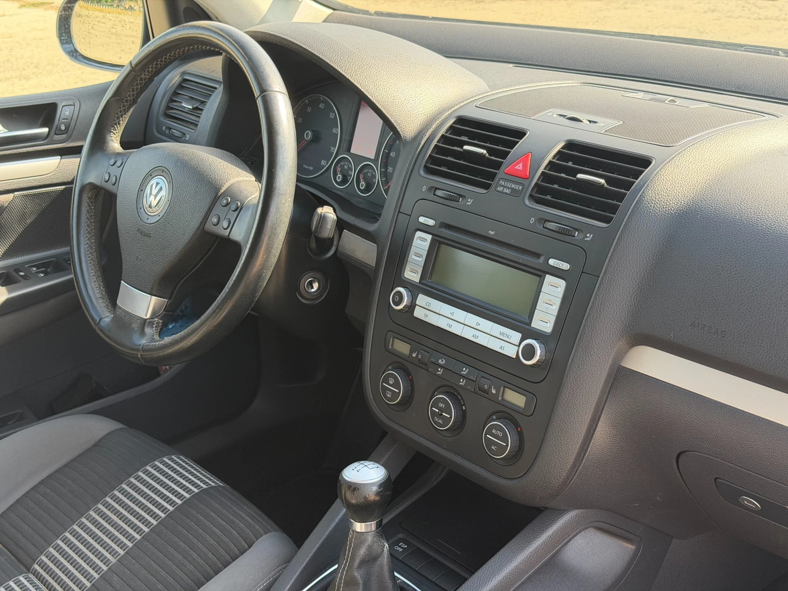 VW Golf 1.4i, снимка 9 - Автомобили и джипове - 56205571