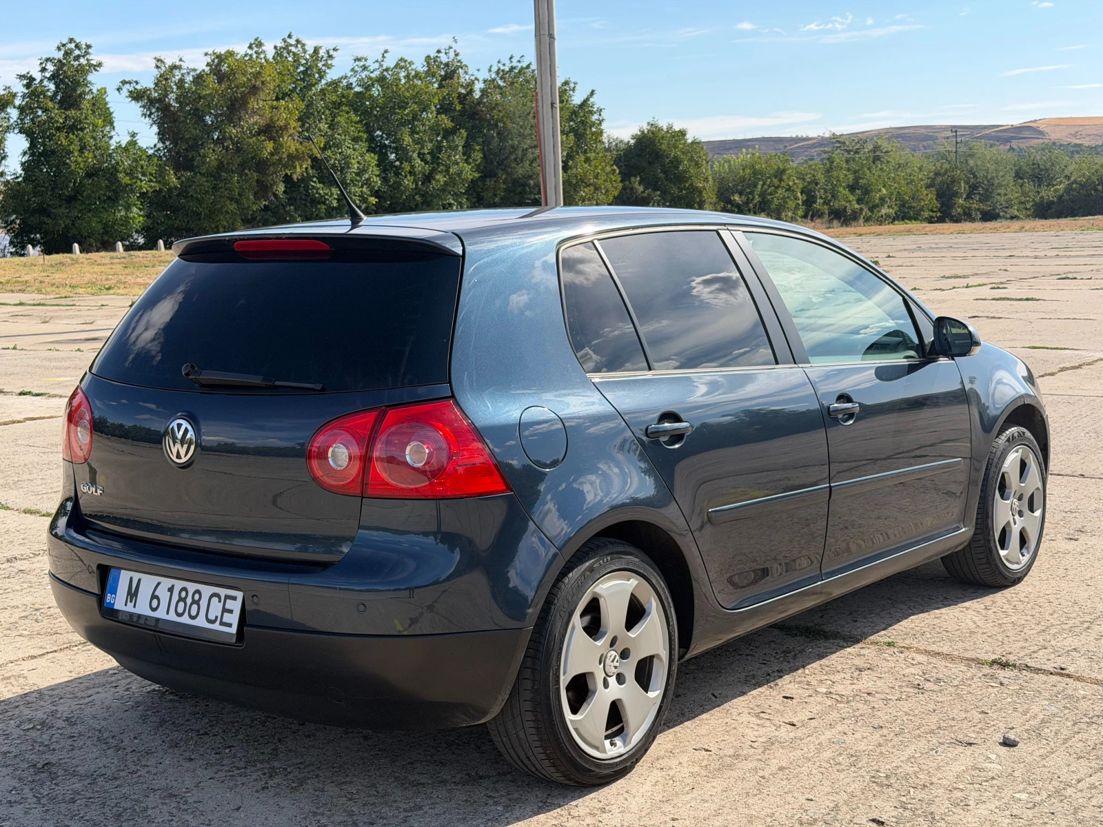 VW Golf 1.4i, снимка 5 - Автомобили и джипове - 56205571