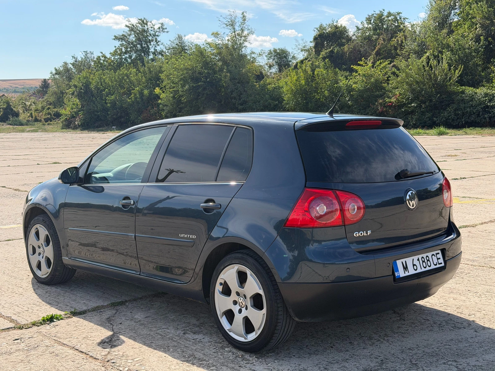 VW Golf 1.4i, снимка 3 - Автомобили и джипове - 56205571