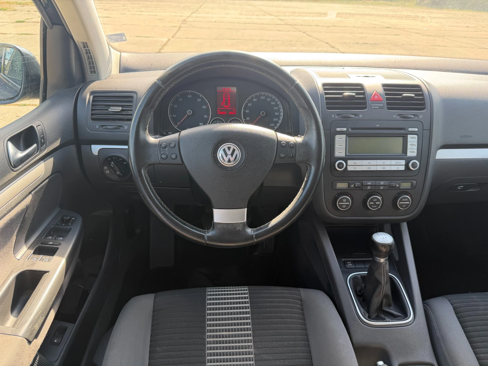VW Golf 1.4i, снимка 10 - Автомобили и джипове - 56205571