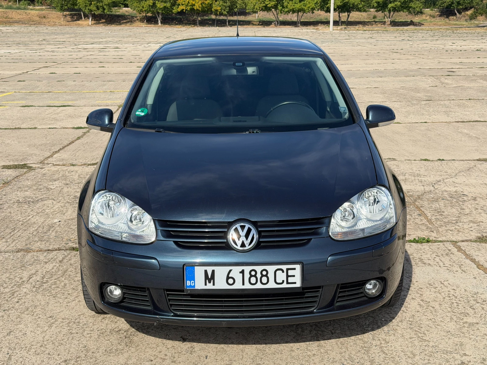 VW Golf 1.4i, снимка 8 - Автомобили и джипове - 56205571