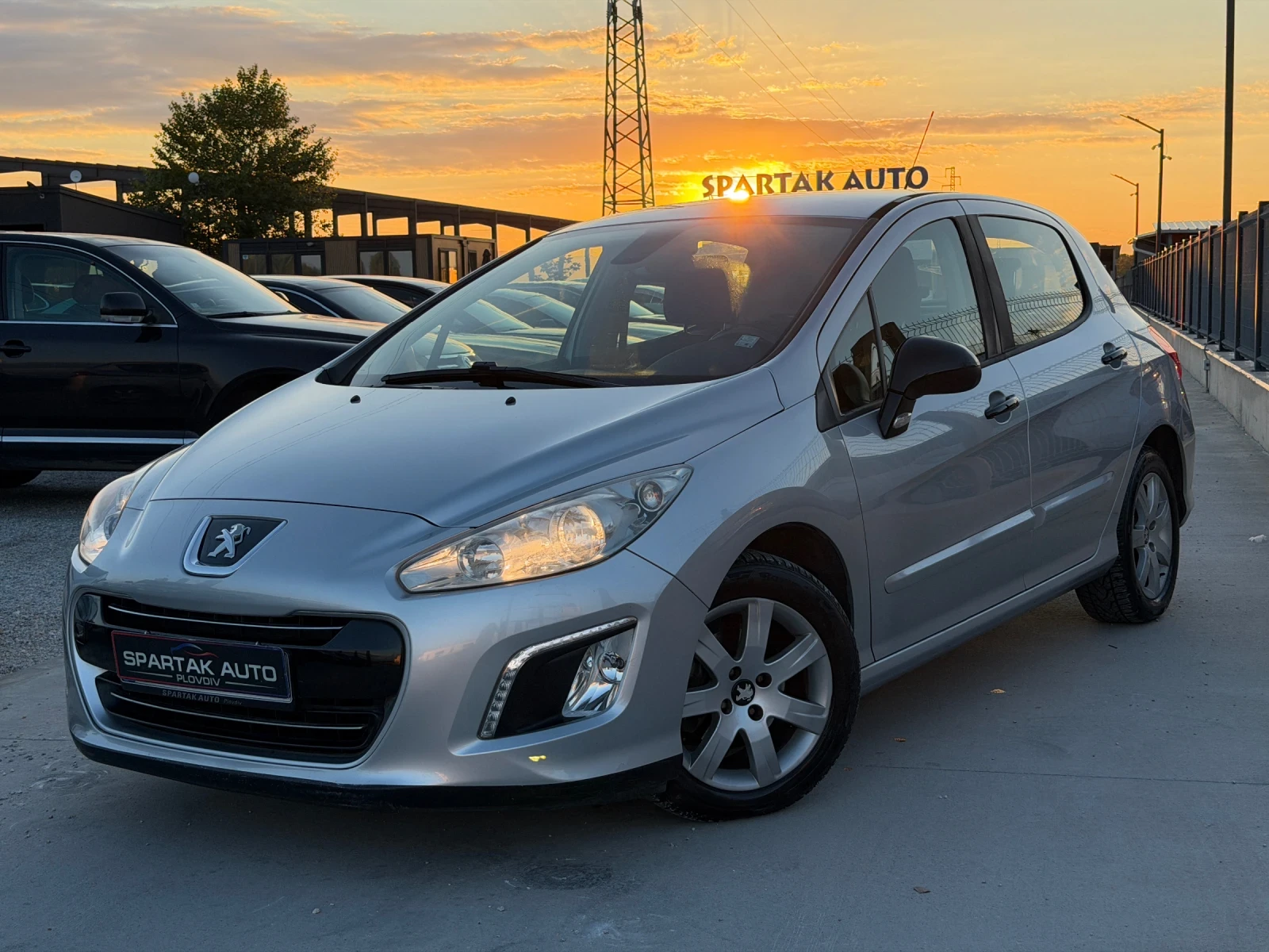 Peugeot 308 1.6 i* 2015г* 170.000КМ* СЕРВИЗНА ИСТОРИЯ* 