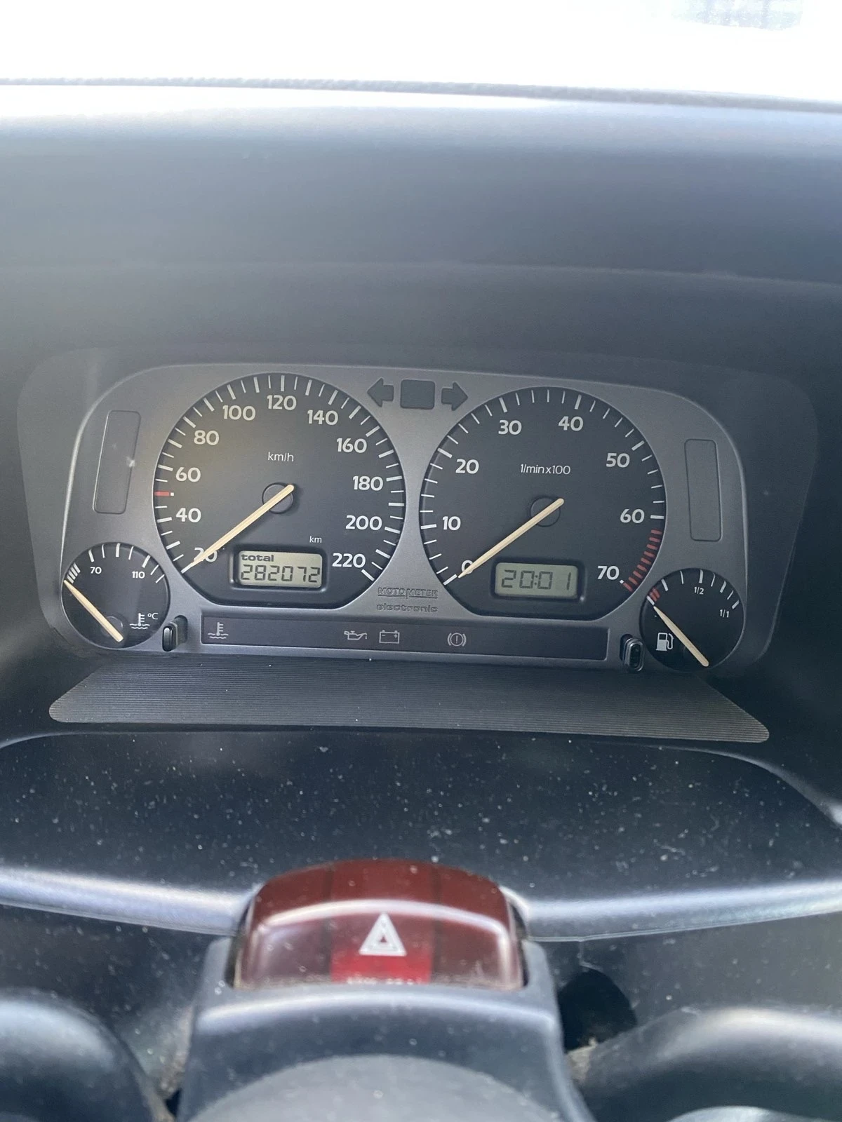 VW Vento Седан, снимка 7 - Автомобили и джипове - 56544408