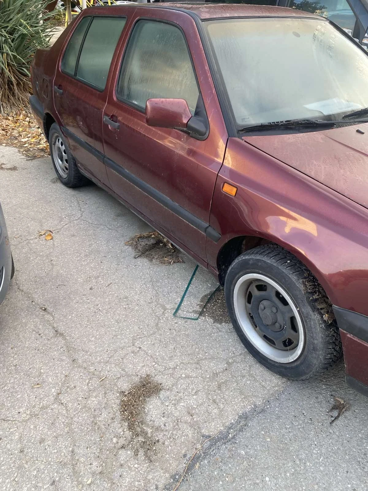 VW Vento Седан, снимка 3 - Автомобили и джипове - 56544408