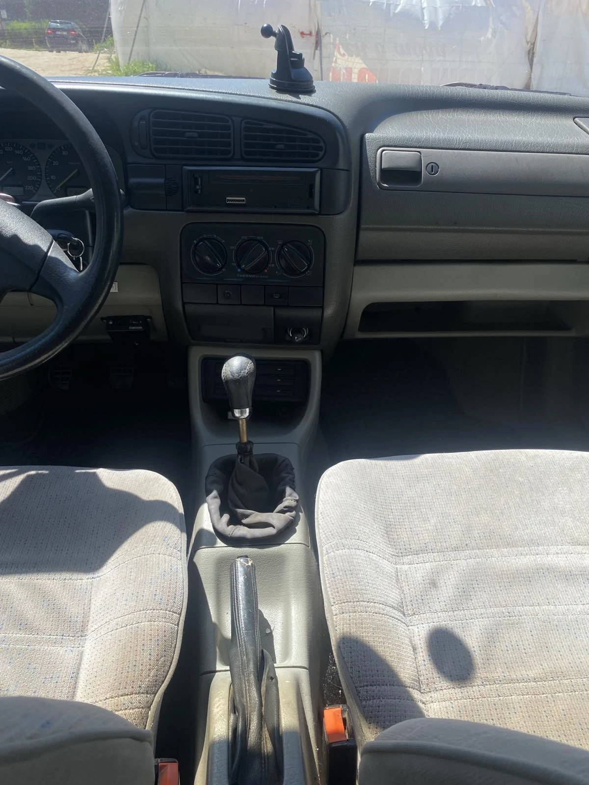 VW Vento Седан, снимка 10 - Автомобили и джипове - 56544408