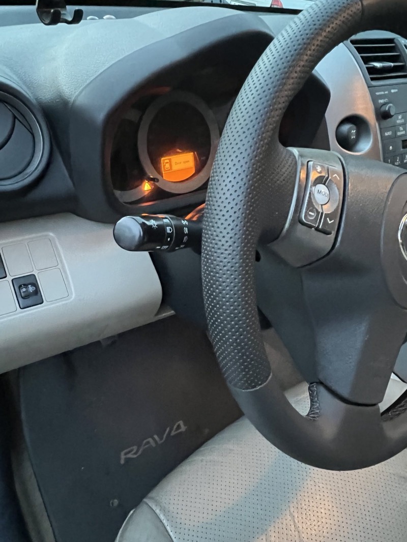 Toyota Rav4 FACELIFT, снимка 10 - Автомобили и джипове - 46001679
