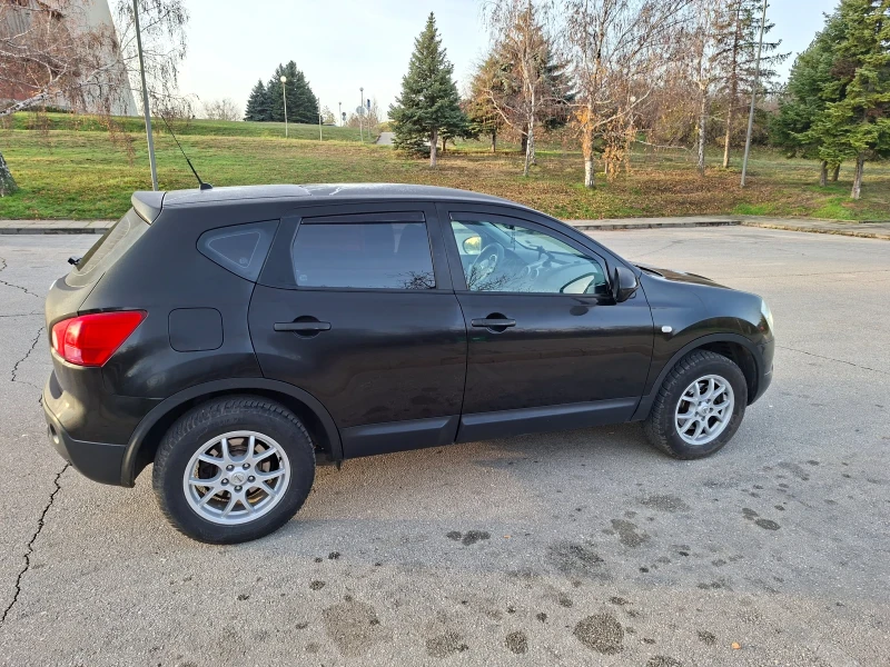 Nissan Qashqai, снимка 6 - Автомобили и джипове - 52634349