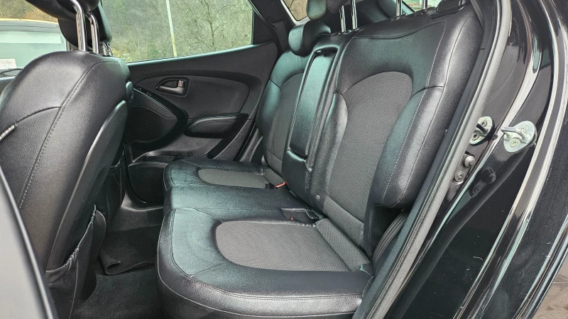 Hyundai IX35 1.7 Facelift/Navig/Koja, снимка 13 - Автомобили и джипове - 53193072
