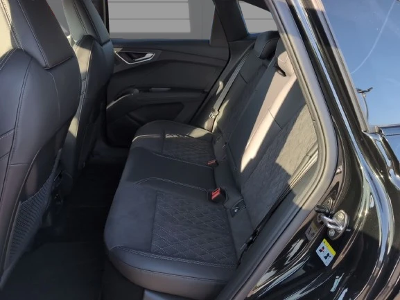 Audi Q4 e-Tron Sportback 45 Quattro = S-line = Гаранция, снимка 10 - Автомобили и джипове - 53987692