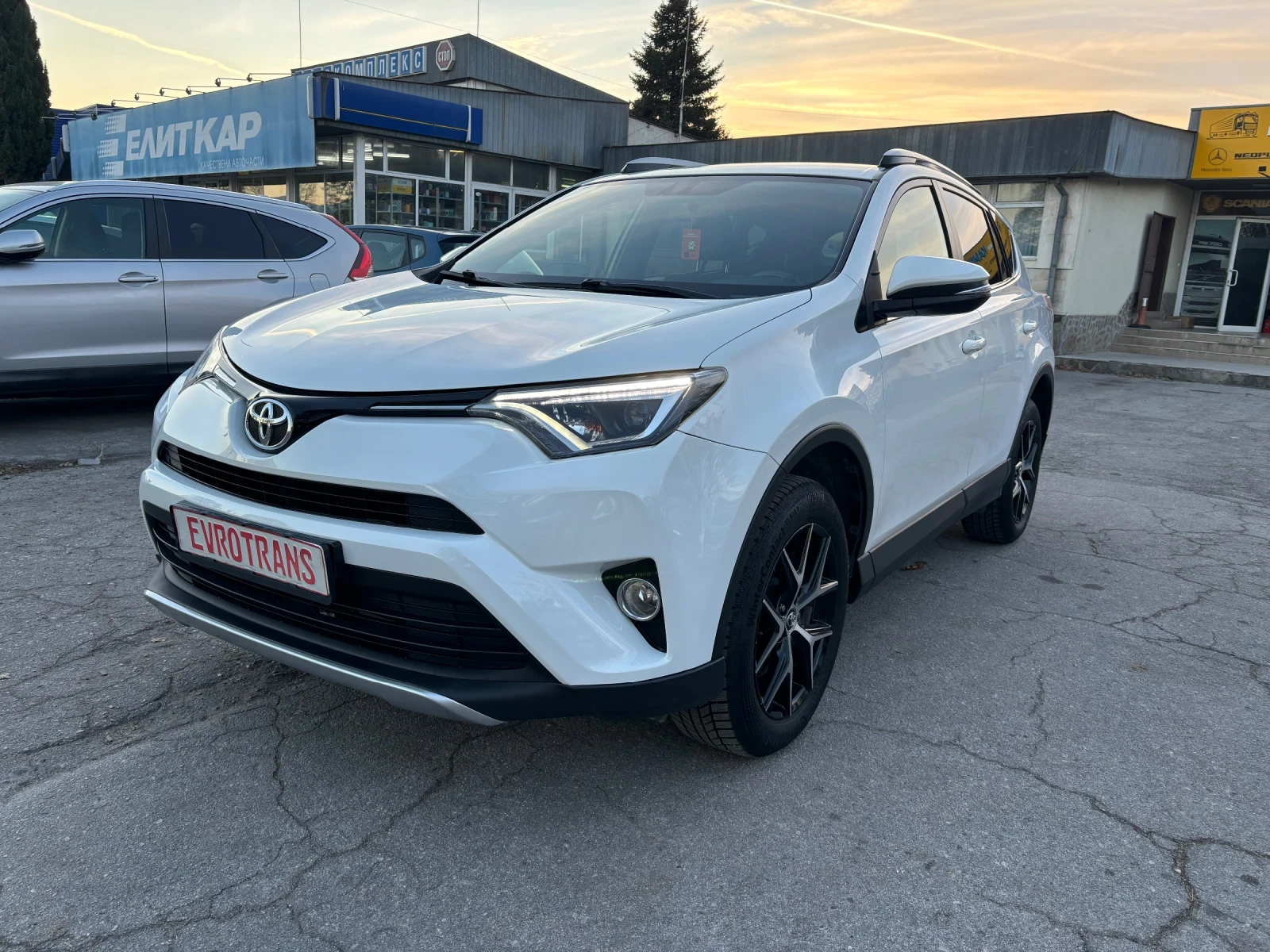 Toyota Rav4 2.0 D4D / 143 k.c. / LED / Bi Xenon/ Keyless-Go - изображение 3