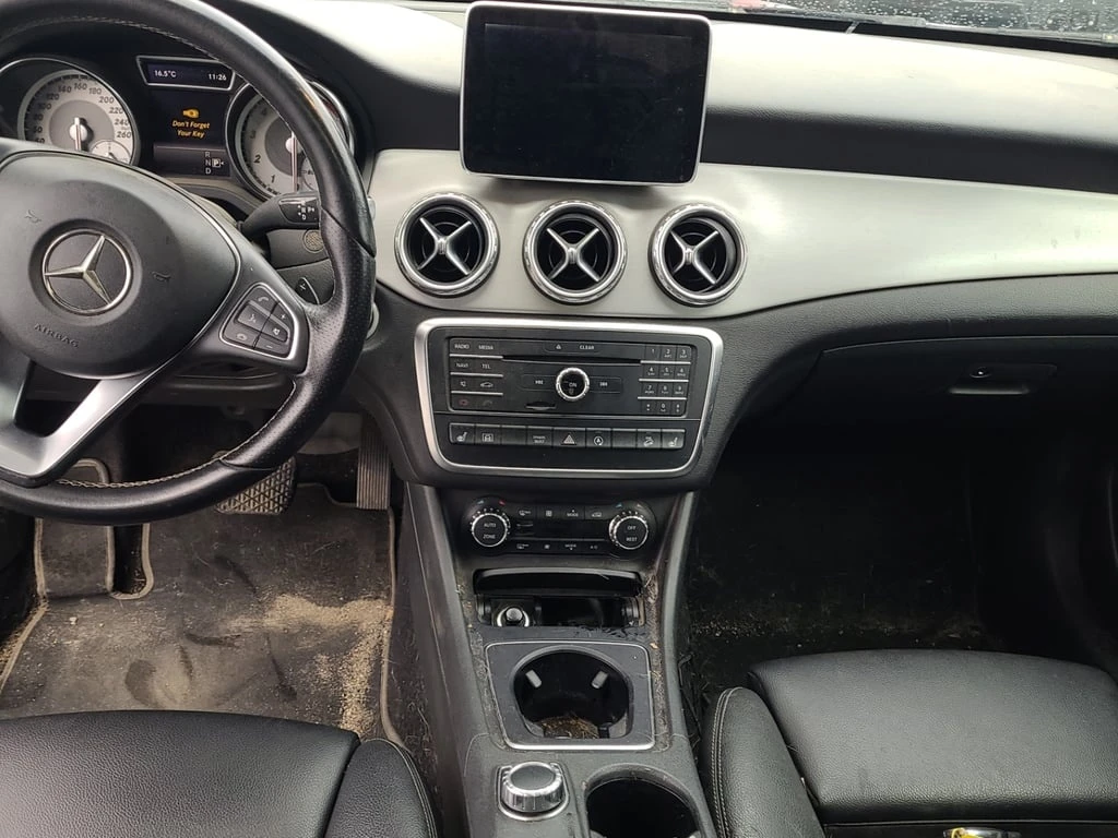 Mercedes-Benz GLA 250 * CARFAX * БЕЗ ПЪРВОНАЧАЛНА ВНОСКА - изображение 5