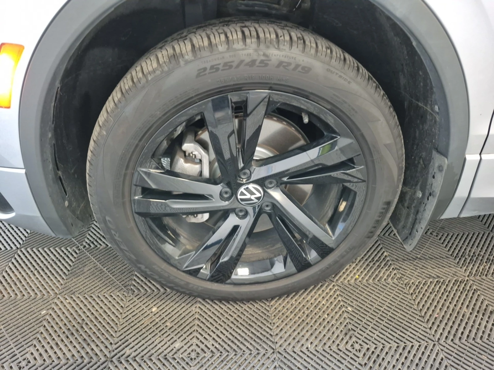 VW Tiguan COMFORTLINE R-LINE BLACK EDITION * CARFAX * , снимка 9 - Автомобили и джипове - 54661297