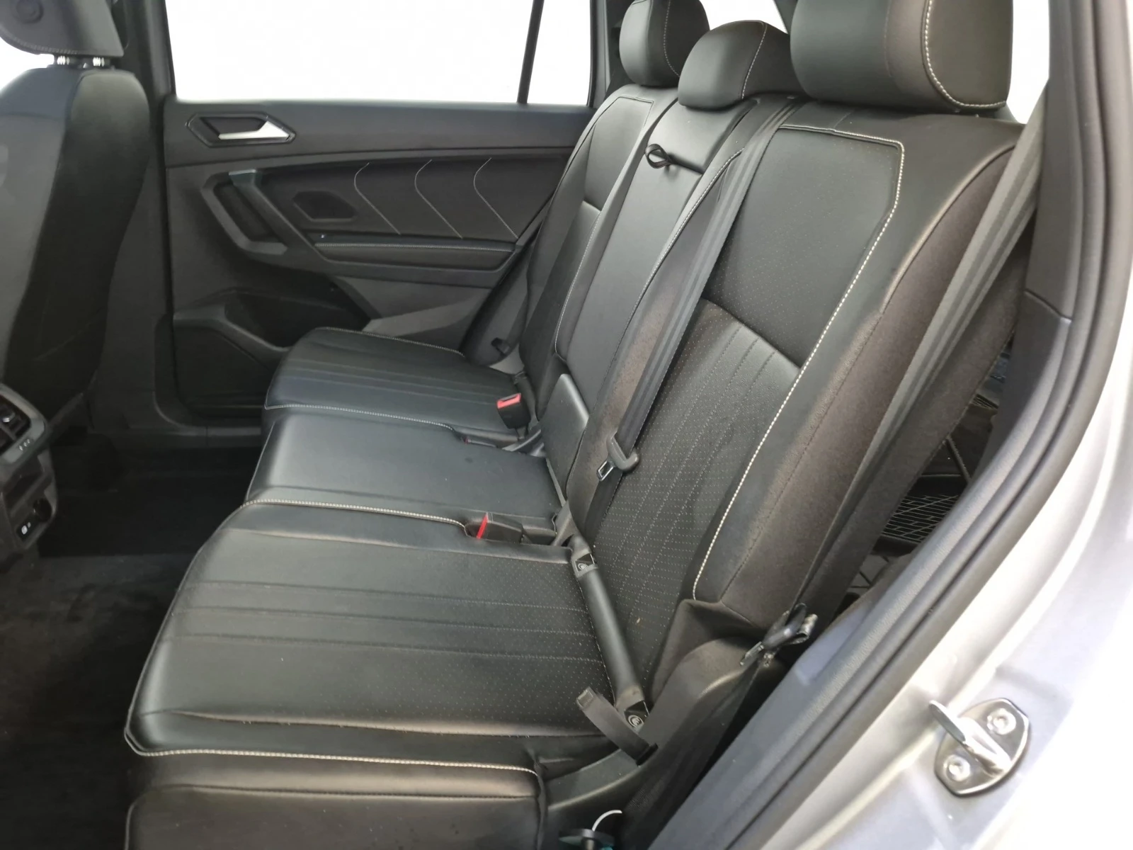 VW Tiguan COMFORTLINE R-LINE BLACK EDITION * CARFAX * , снимка 8 - Автомобили и джипове - 54661297