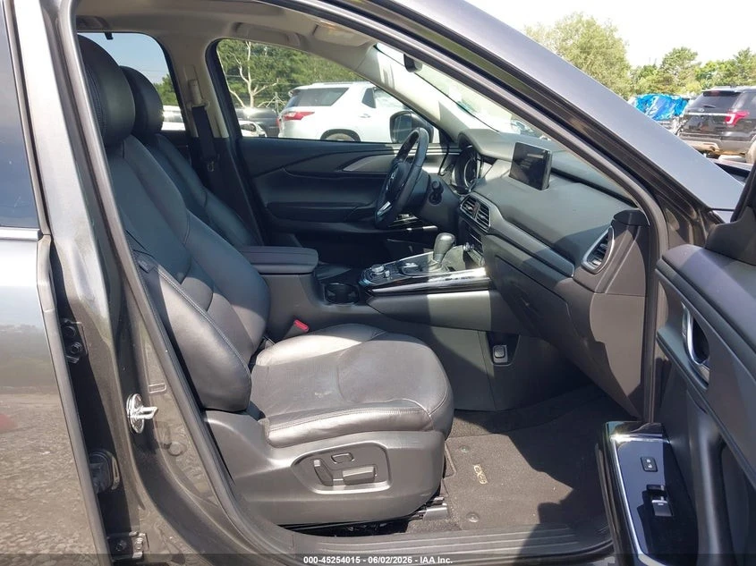 Mazda CX-9 * ПАНО* KEYLESS* Camera* ПОДГРЕВ* , снимка 10 - Автомобили и джипове - 55377675