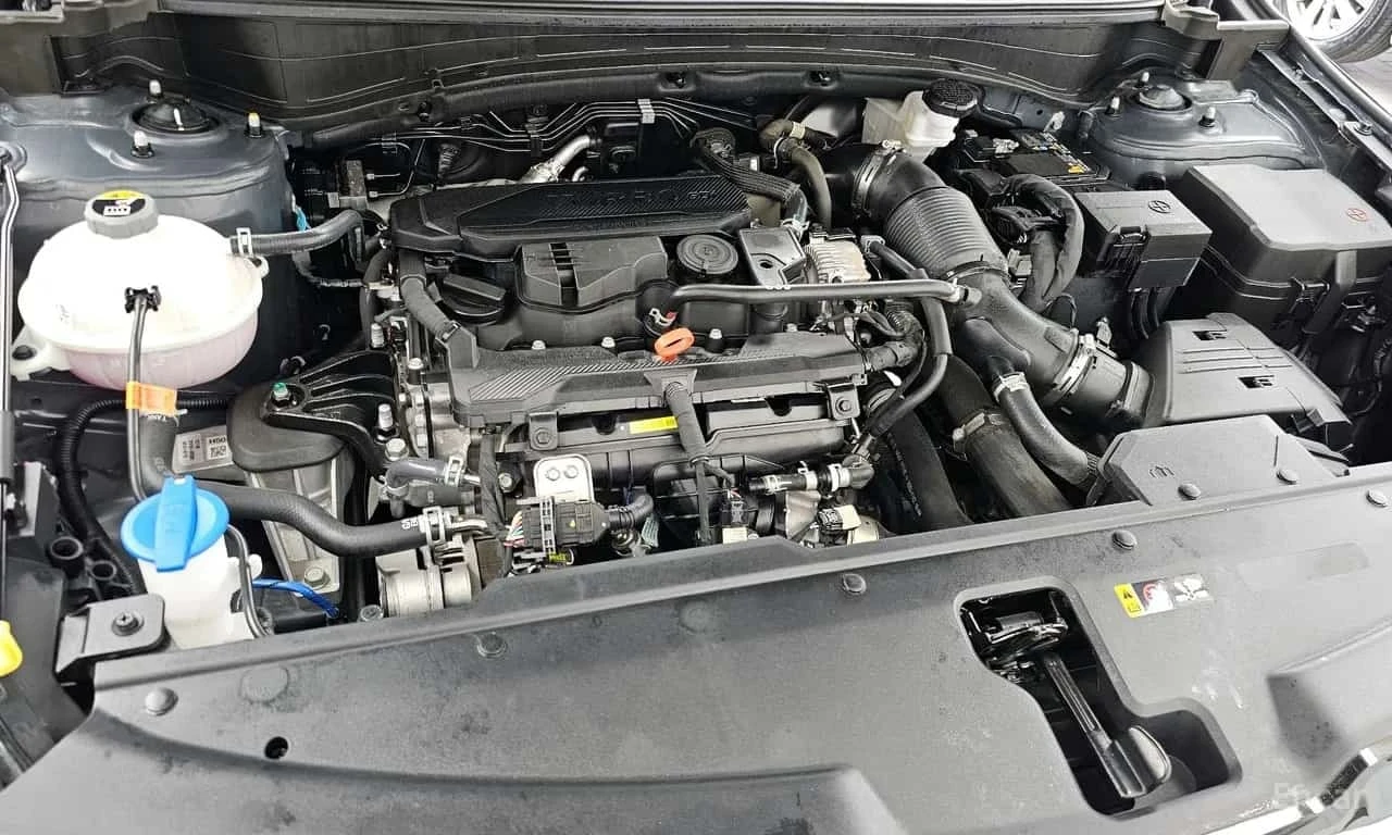 Kia Sportage Gasoline 1.6 Turbo 2WD, снимка 8 - Автомобили и джипове - 56210557